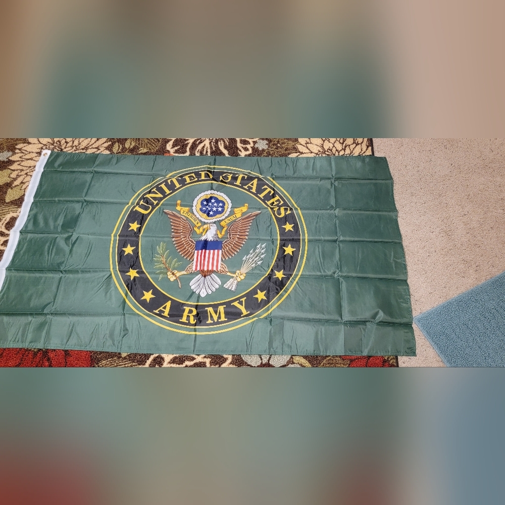 New in package USARMY 3x5 Indoor Or Outdoor Flag
